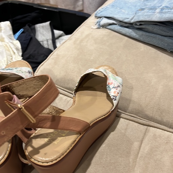 Sandal - Picture 3 of 3